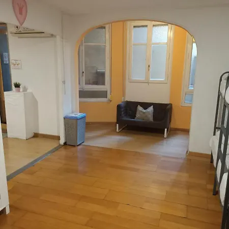 Diagonal House Hostal Barcelona