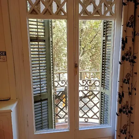 Diagonal House Hostal