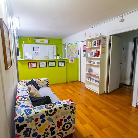 Hostal Diagonal House *