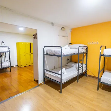 Diagonal House Hostel
