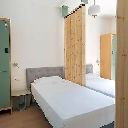 Casa Nido Diagonal Hostel Barcelona
