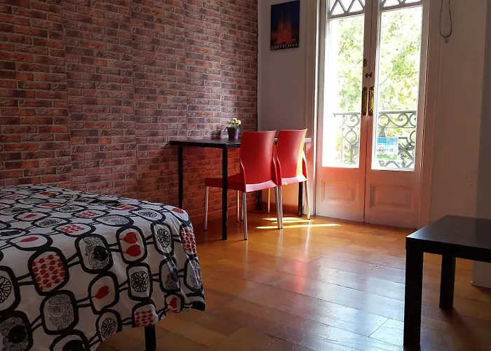 Diagonal House Vandrarhem