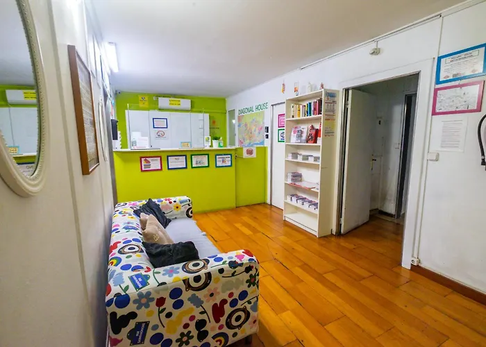 Vandrarhem Diagonal House *