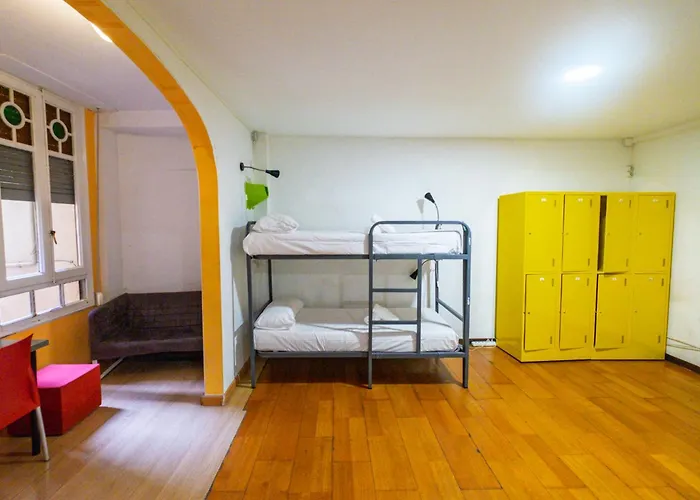 Diagonal House *