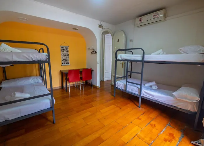 Vandrarhem Diagonal House *