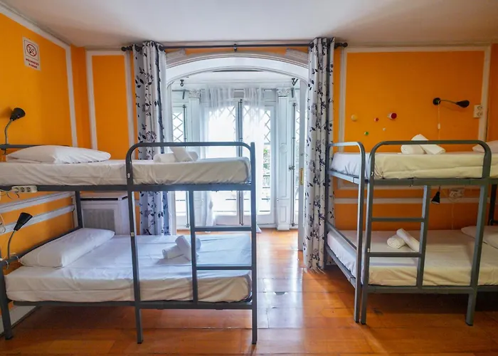 Diagonal House Vandrarhem