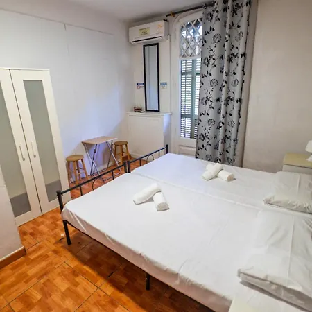Hostel Diagonal House