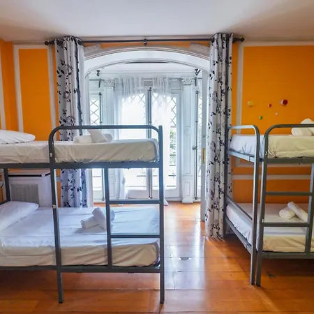 Diagonal House Hostel