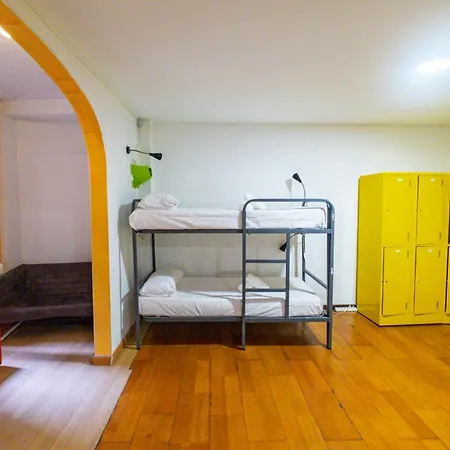 Diagonal House *