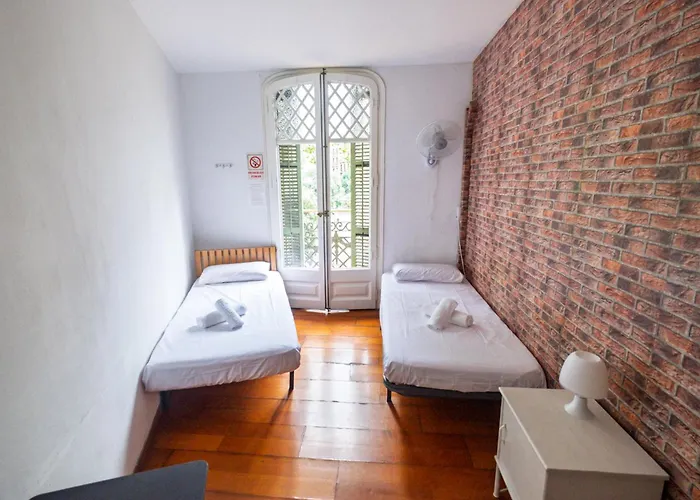 Diagonal House *