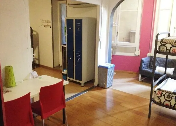 Diagonal House Hostel